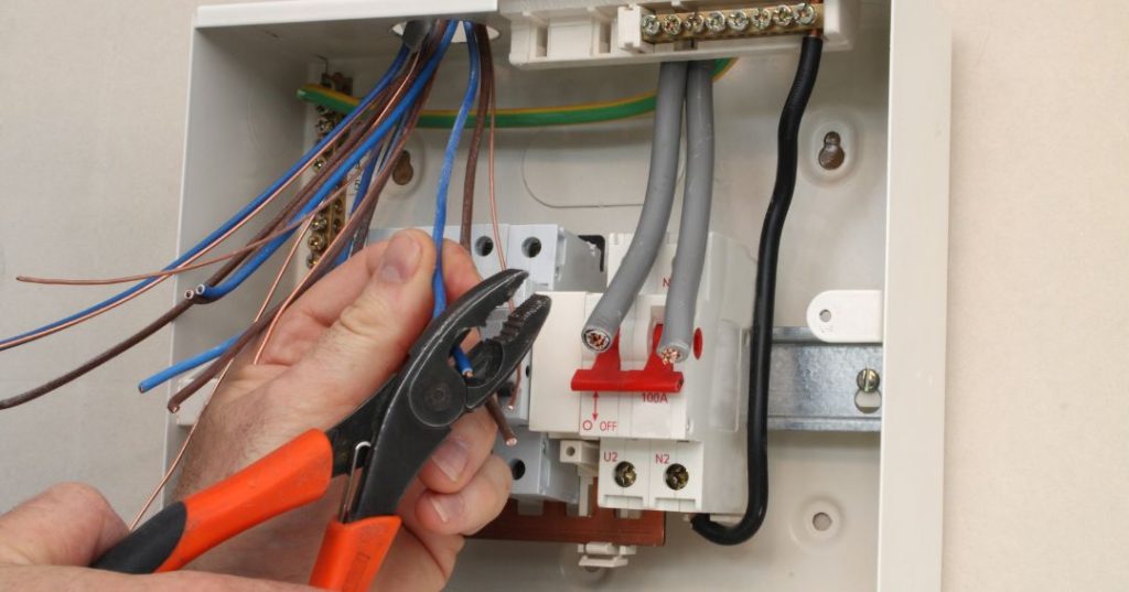 Circuitos e fiações elétricas em Osasco