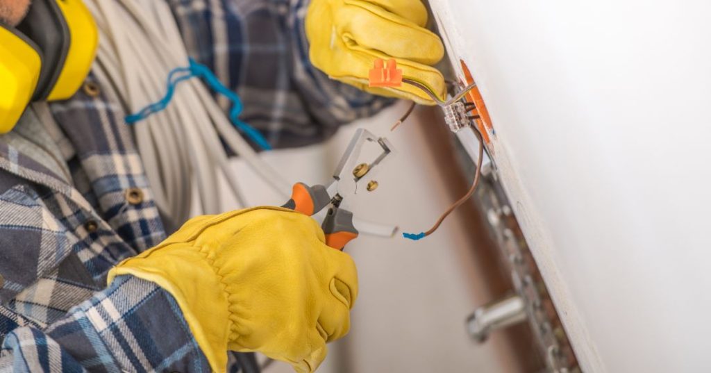 Consertos e manutenções elétricas em Osasco